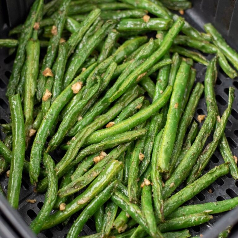 Air Fryer Garlic Green Beans - Curbing Carbs